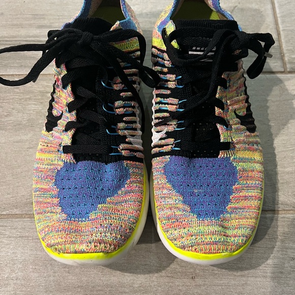 Women’s Nike Free - Picture 3 of 6